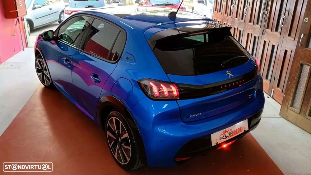 Peugeot e-208 GT - 15