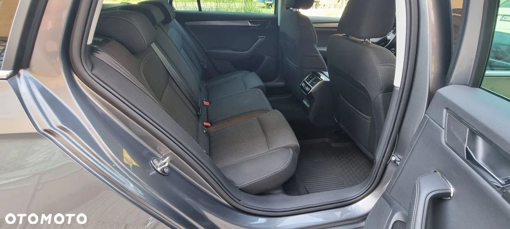 Skoda Superb 2.0 TDI SCR Style DSG - 31