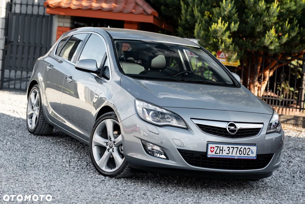 Opel Astra 1.6 Turbo Sport - 2