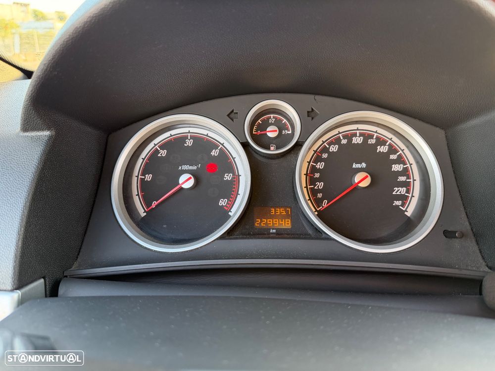 Opel Astra GTC 1.7 CDTI - 10