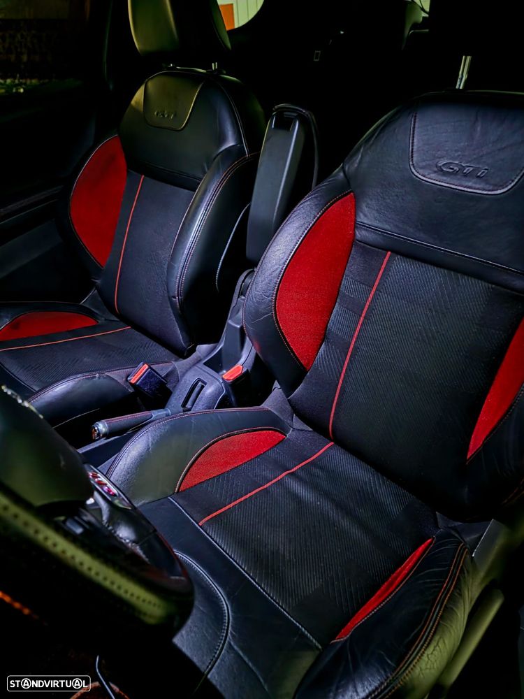 Peugeot 208 GTI 200 THP - 5