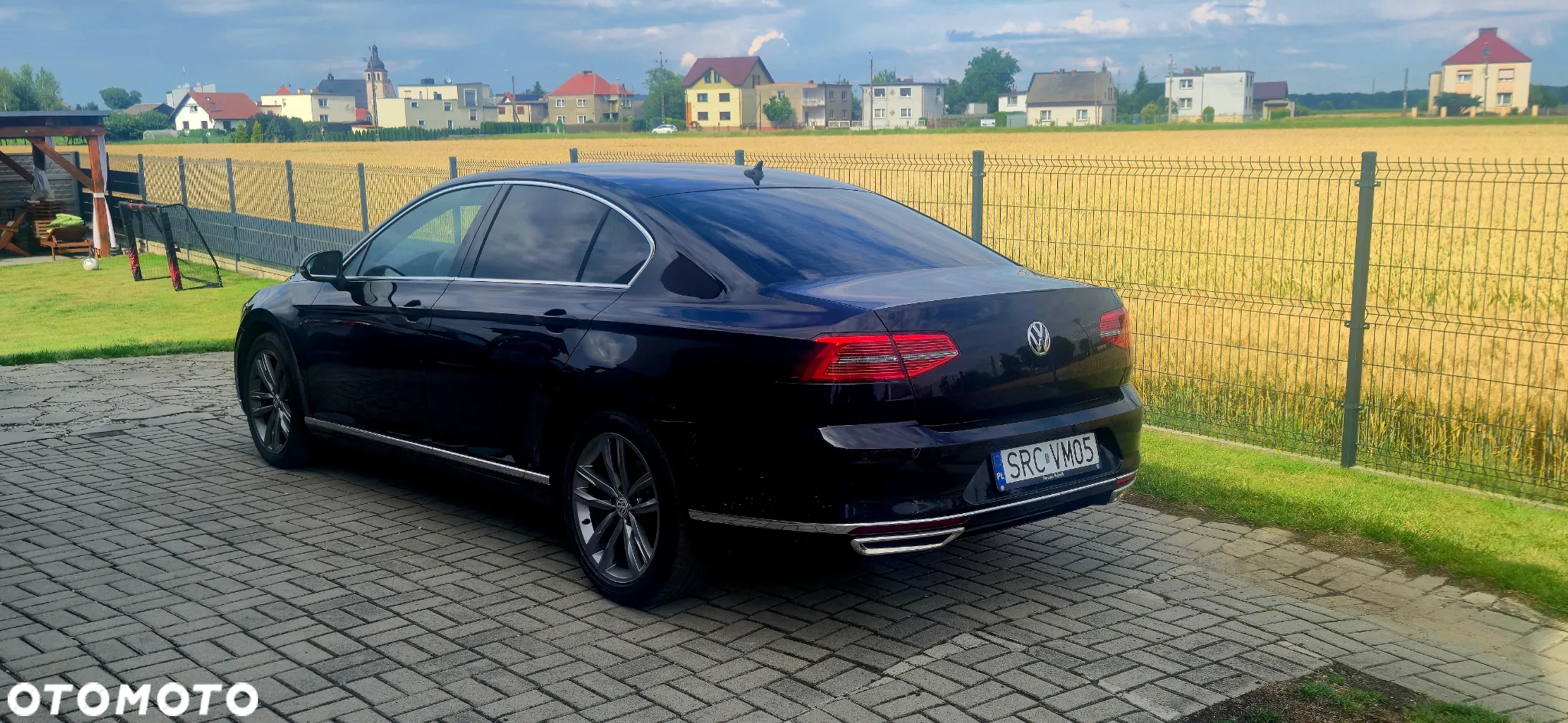 Volkswagen Passat - 4