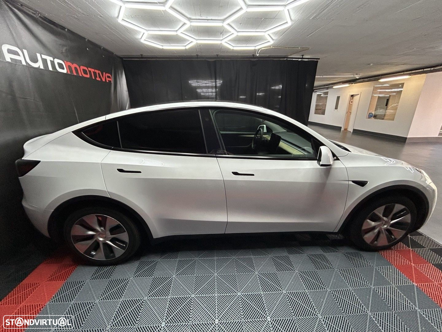 Tesla Model Y Tração Traseira - 4