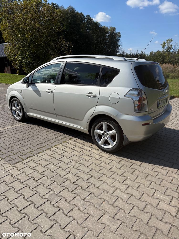 Toyota Corolla Verso - 4