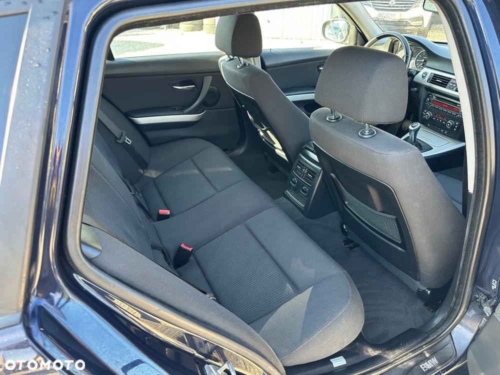 BMW Seria 3 320i Edition Exclusive - 11