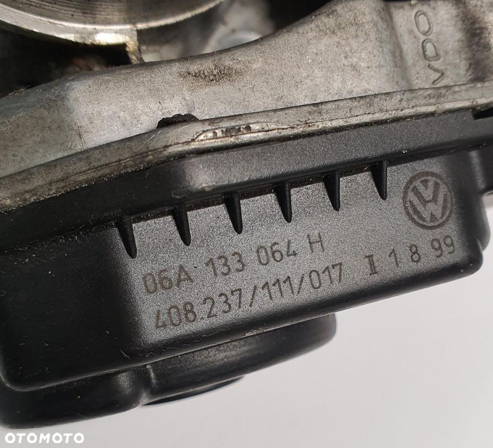 PRZEPUSTNICA VW NEW BEETLE 1C 2.0 8V 06A133064H - 4
