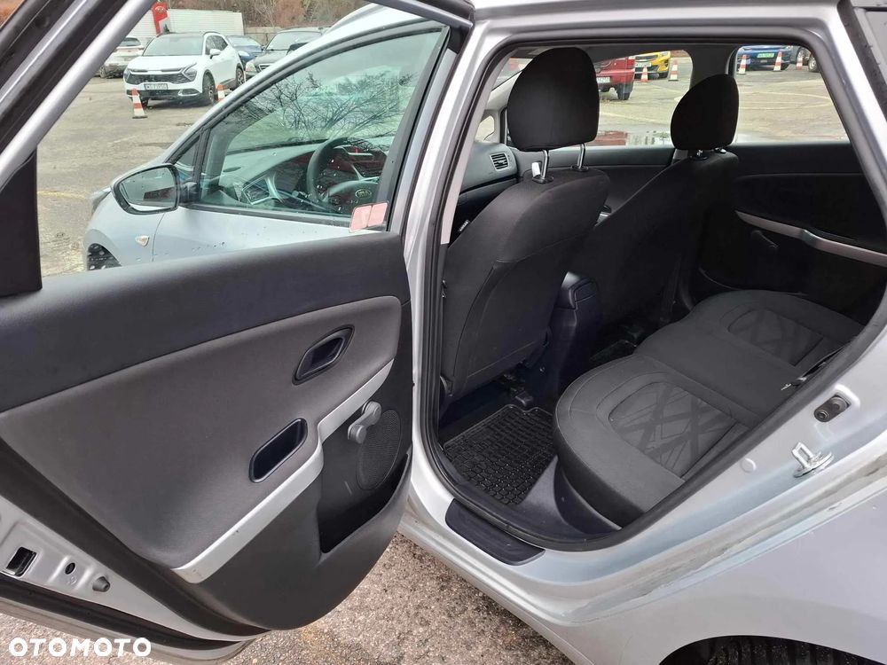 Kia Ceed Cee'd 1.4 CRDi S - 9