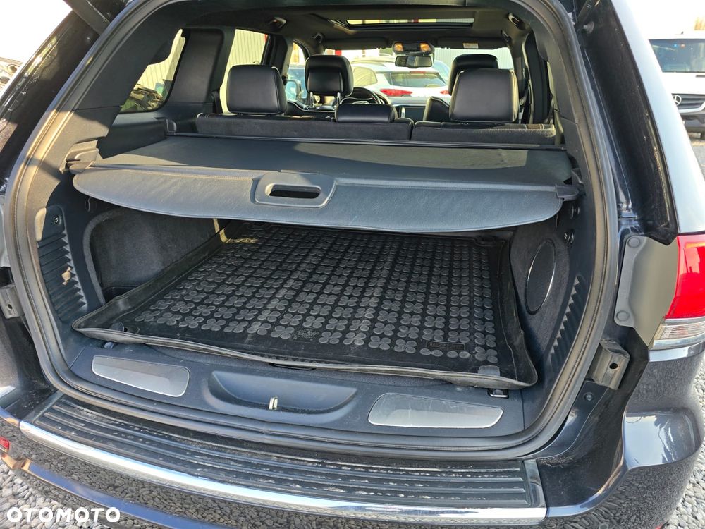 Jeep Grand Cherokee - 12