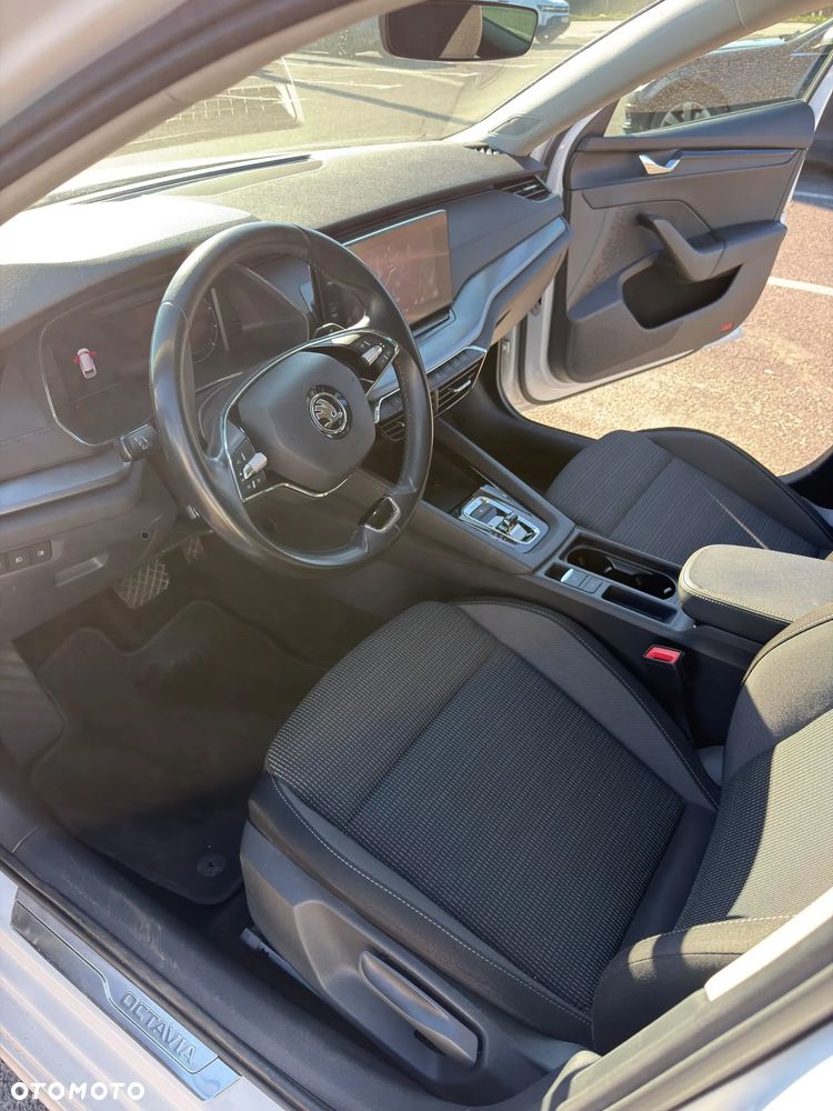Skoda Octavia 2.0 TDI DSG 4x4 Style - 21
