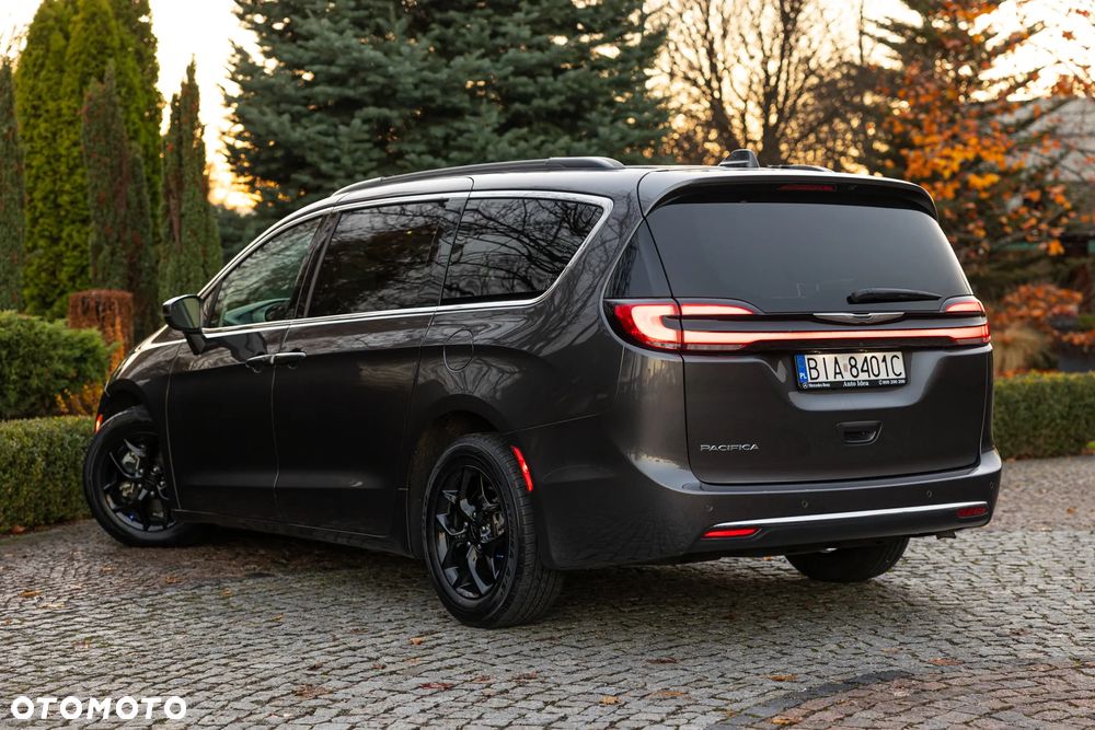 Chrysler Pacifica - 12