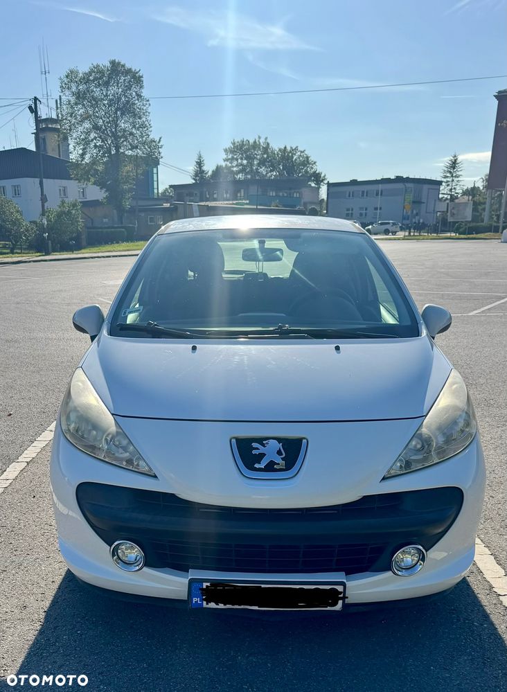 Peugeot 207 2008 photo 3