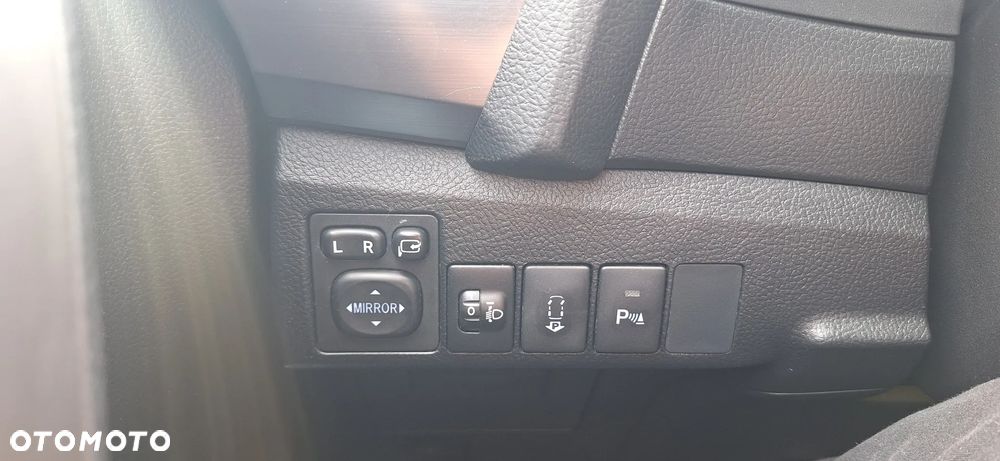 Toyota Auris 1.8 Executive - 13