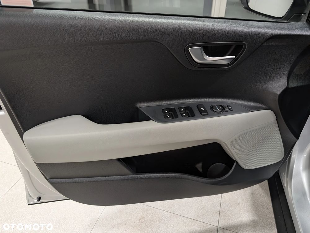 Kia Stonic 1.2 L - 9