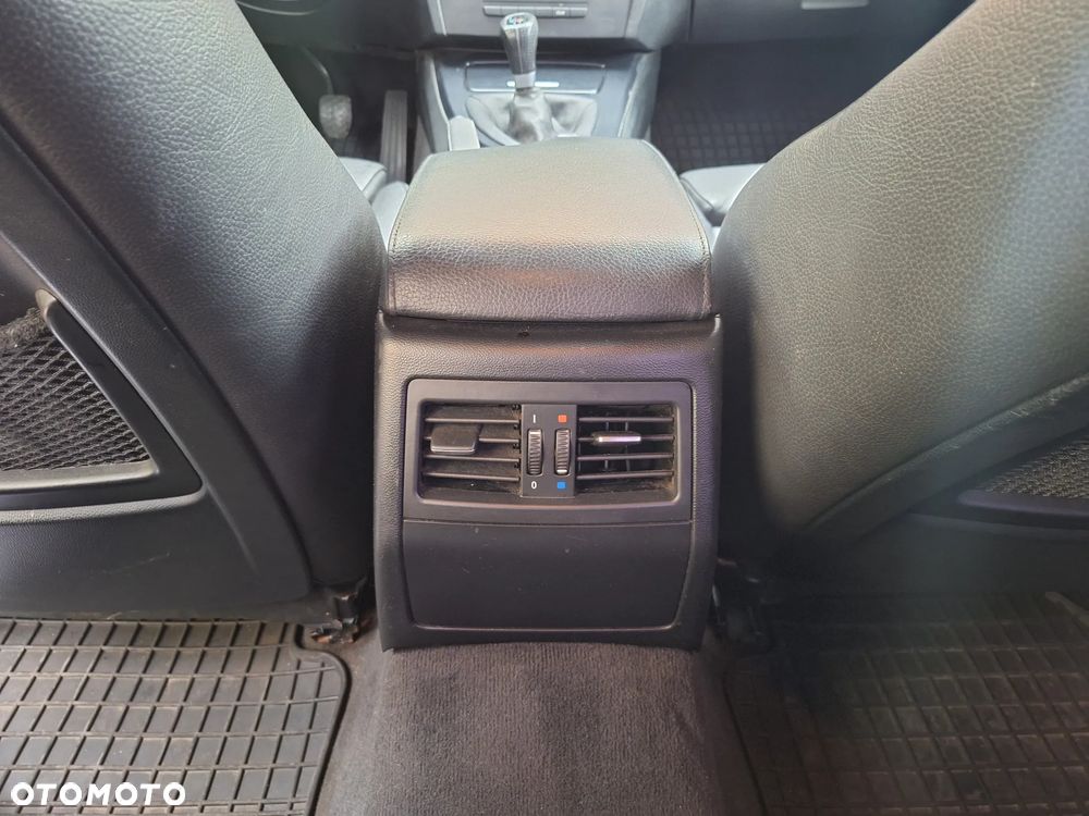BMW Seria 3 318d - 22