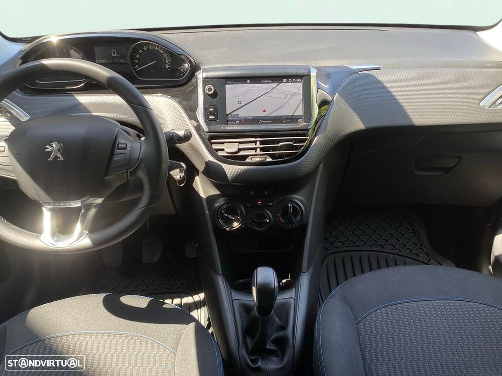 Peugeot 208 1.2 PureTech Signature - 13
