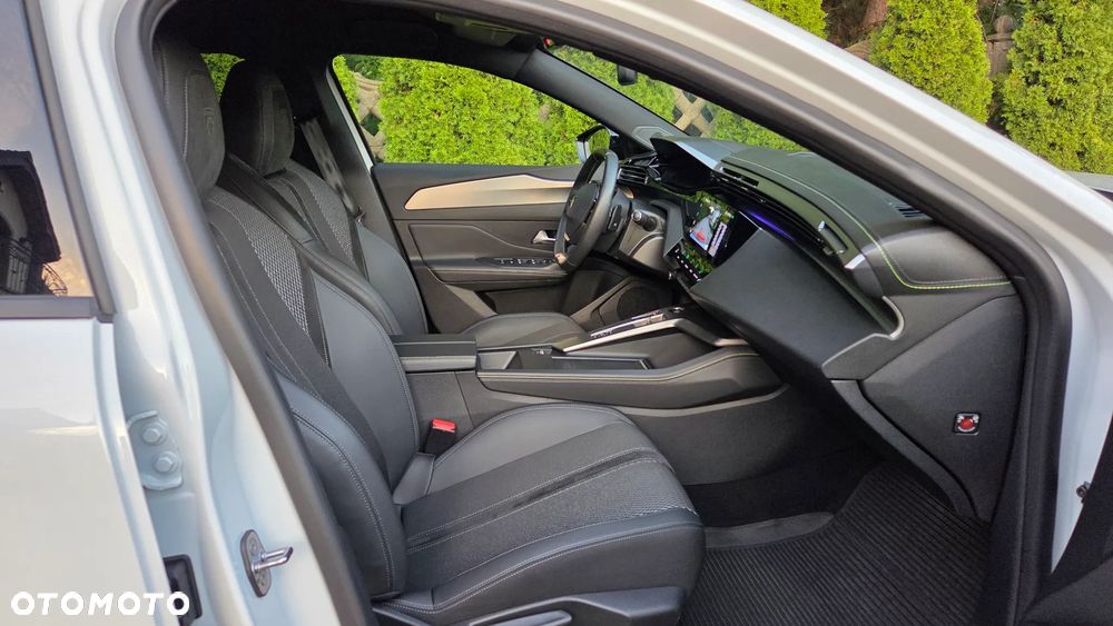 Peugeot 308 1.2 PureTech GT S&S EAT8 - 14