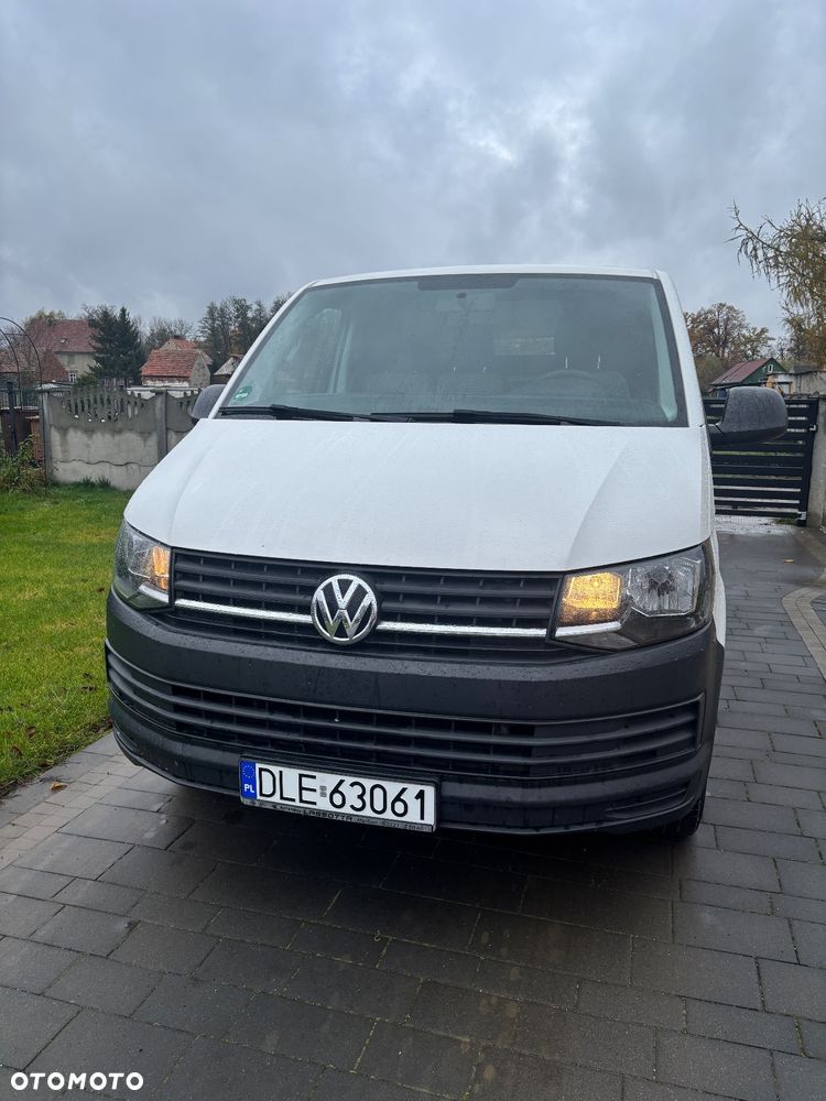 Volkswagen Transporter - 1
