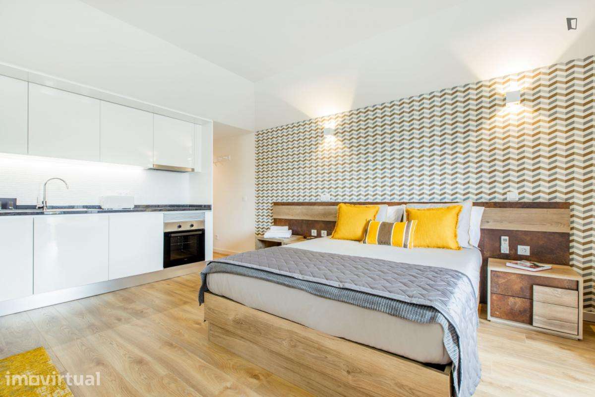 Apartamento com 1 quartos - localizado em Cedofeita Porto - Grande imagem: 2/24