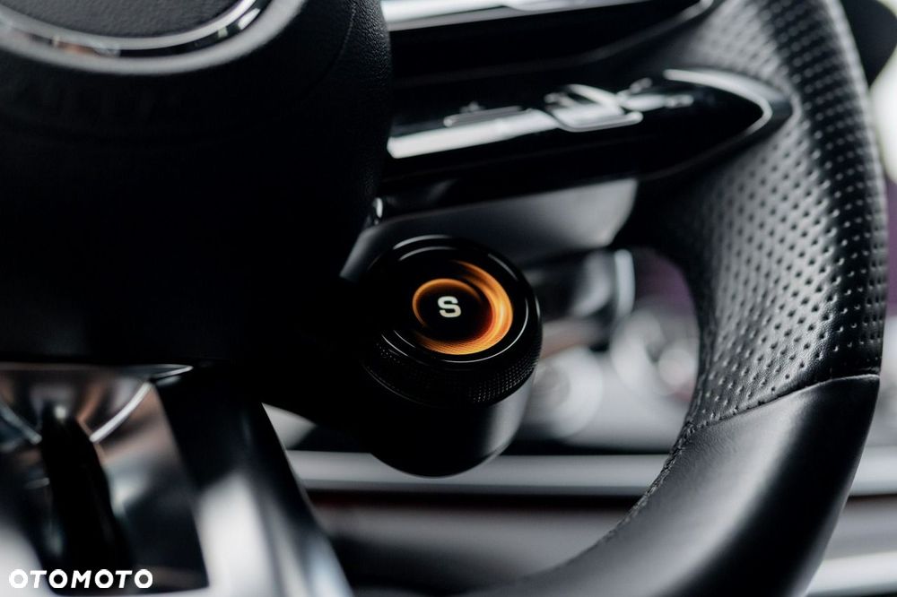 Mercedes-Benz AMG GT 43 4-Matic+ - 32