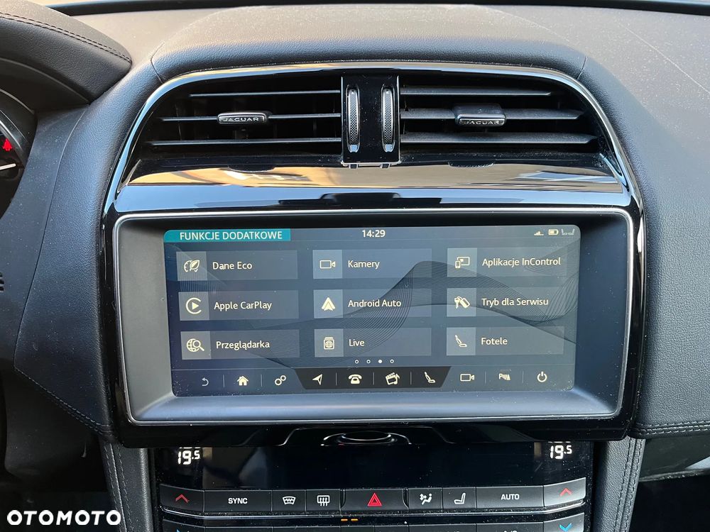 Jaguar F-Pace - 15