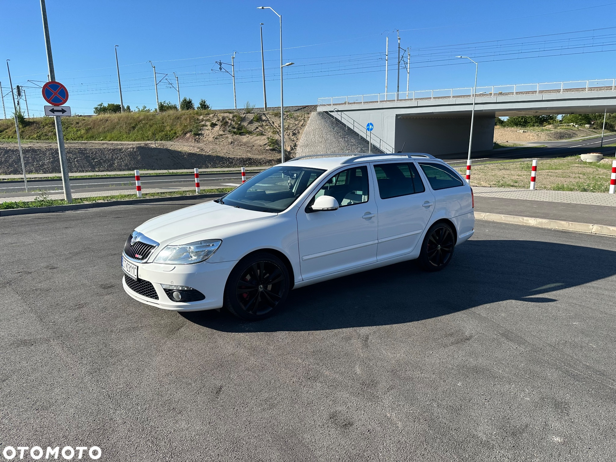 Skoda Octavia 2.0 TDI CR DPF DSG RS - 3