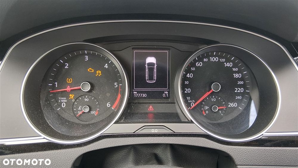 Volkswagen Passat 2.0 TDI BMT Comfortline DSG - 11