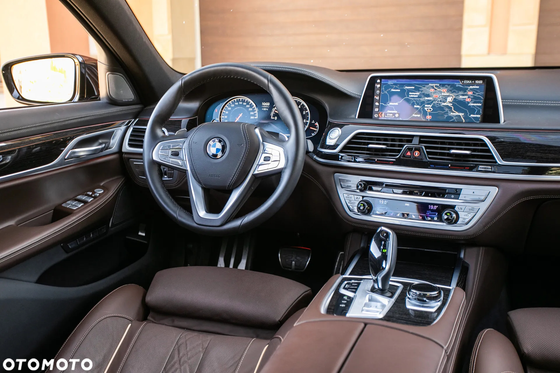 BMW Seria 7 750Li xDrive - 21