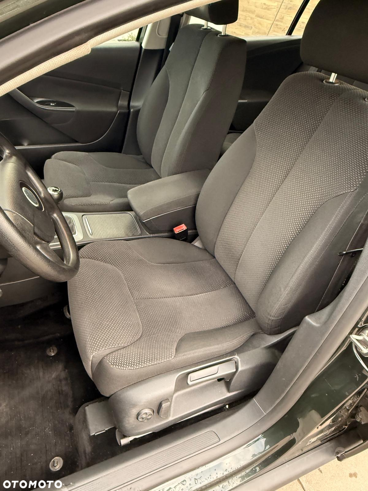Volkswagen Passat 2.0 FSI Comfortline - 9