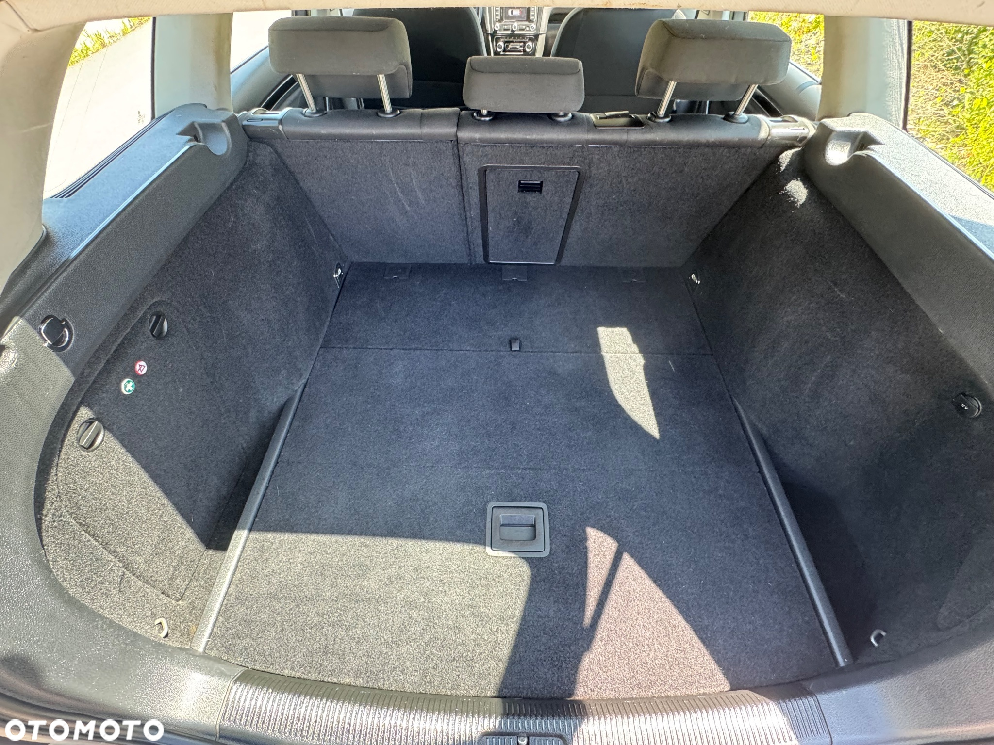 Volkswagen Golf 1.6 TDI DPF Comfortline - 13