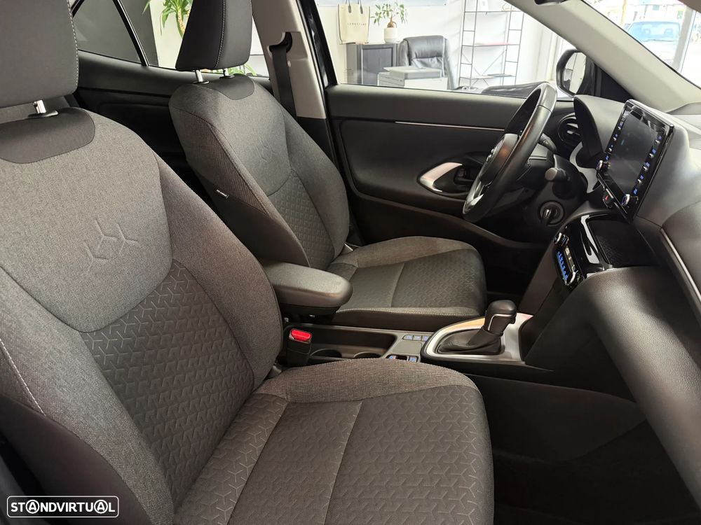 Toyota Yaris Cross - 38