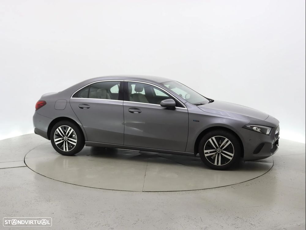 Mercedes-Benz A 250 e Progressive - 9