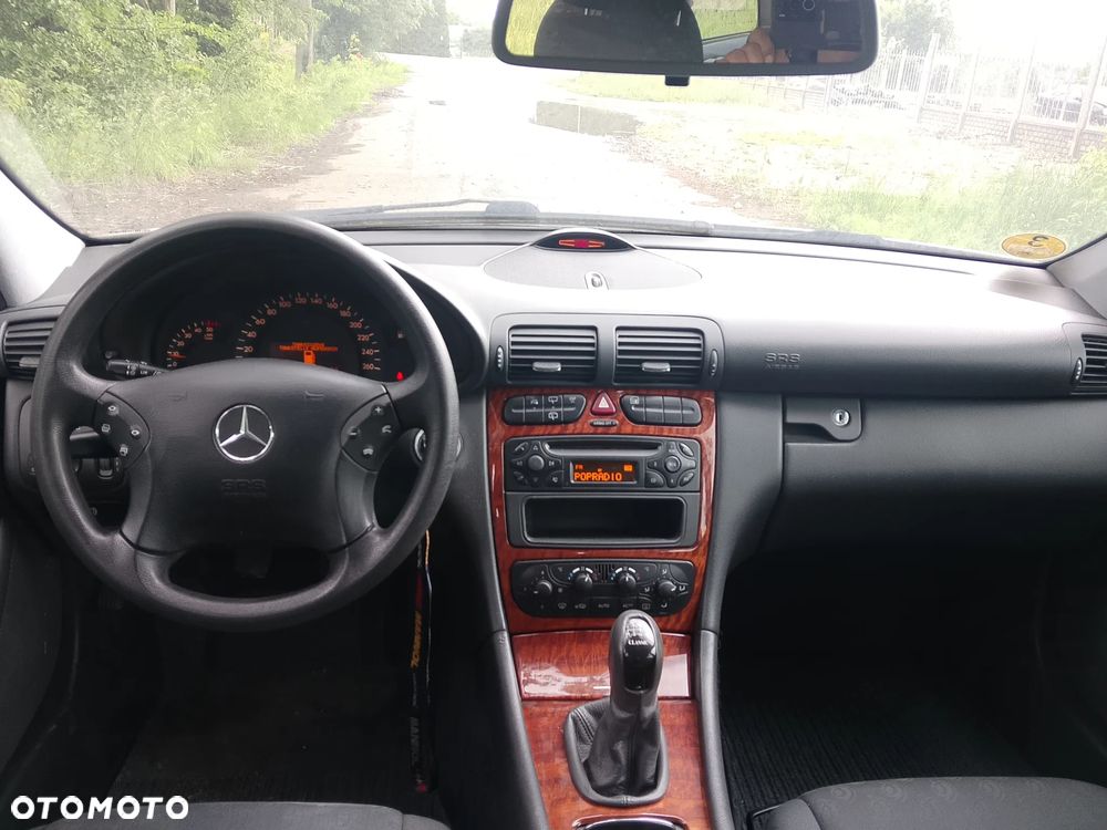 Mercedes-Benz Klasa C 200 T CDI Classic - 11