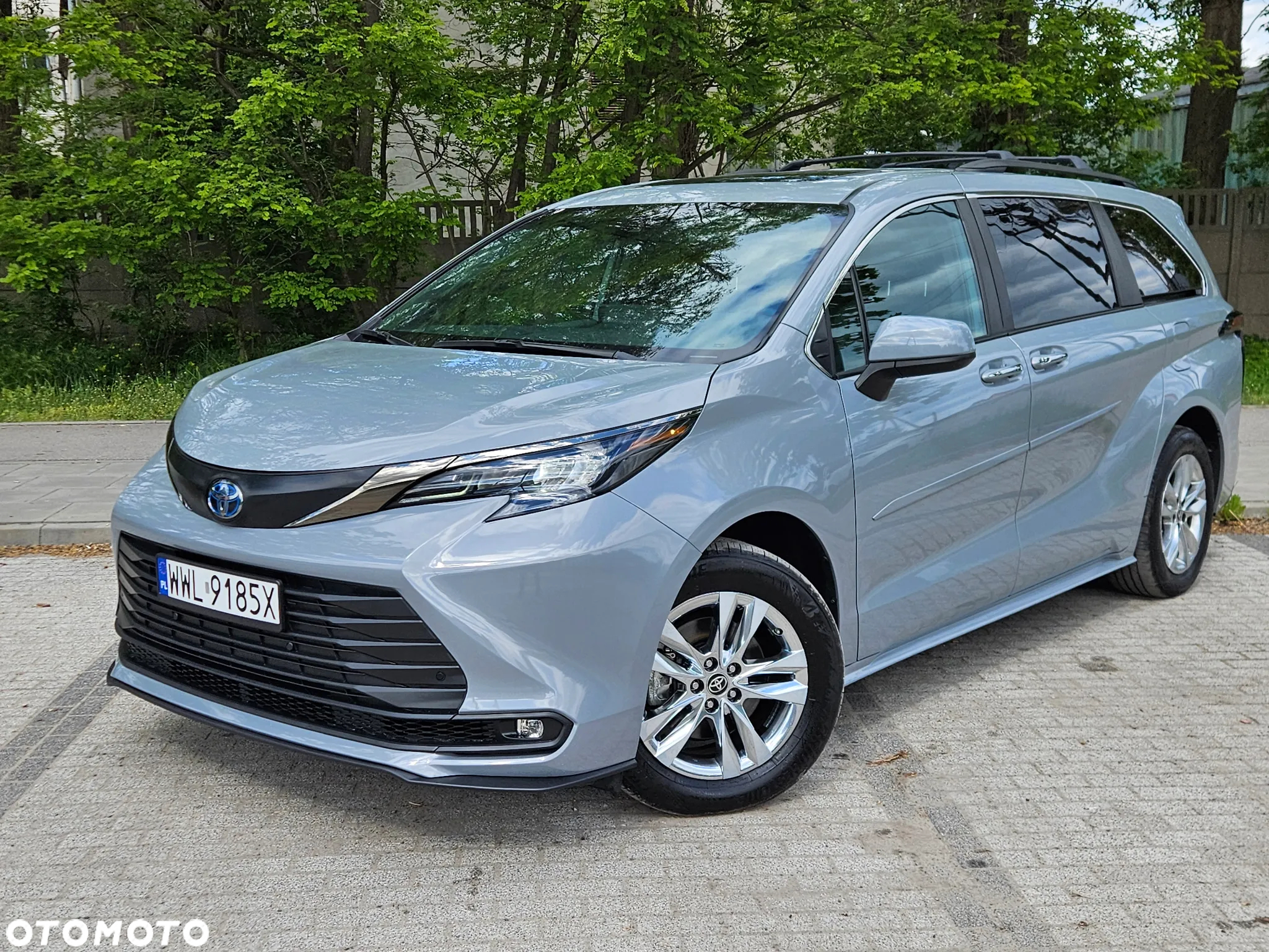 Toyota Sienna - 2