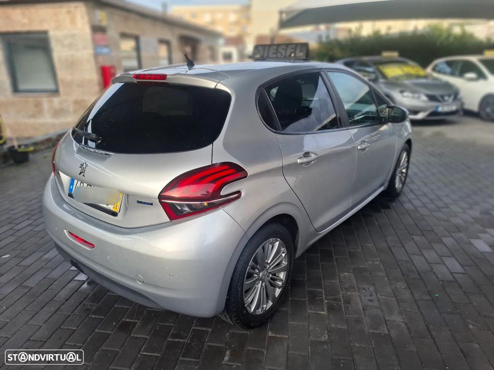 Peugeot 208 1.6 BlueHDi Style - 14