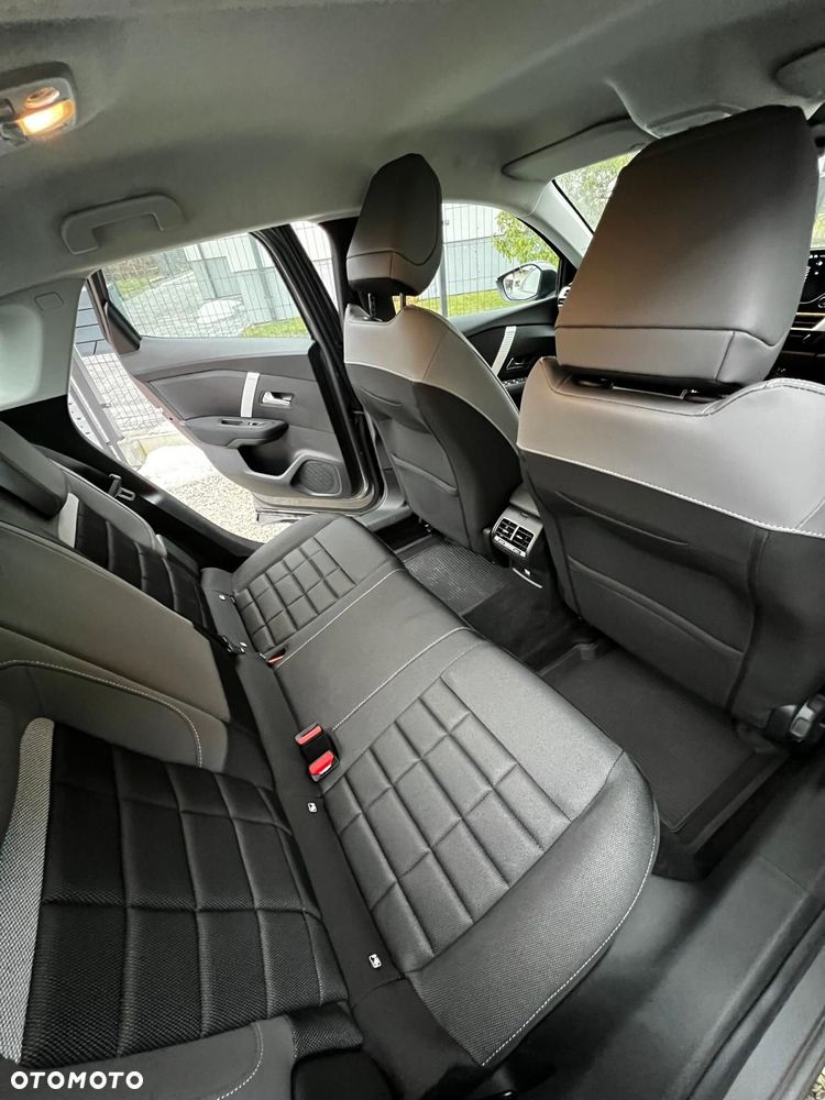 Citroën C4X 1.2 mHEV Plus eDCT6 - 10