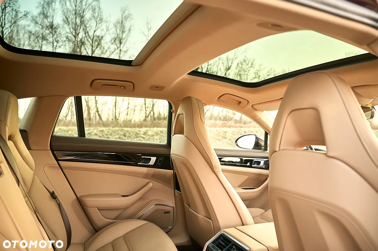 Porsche Panamera - 22