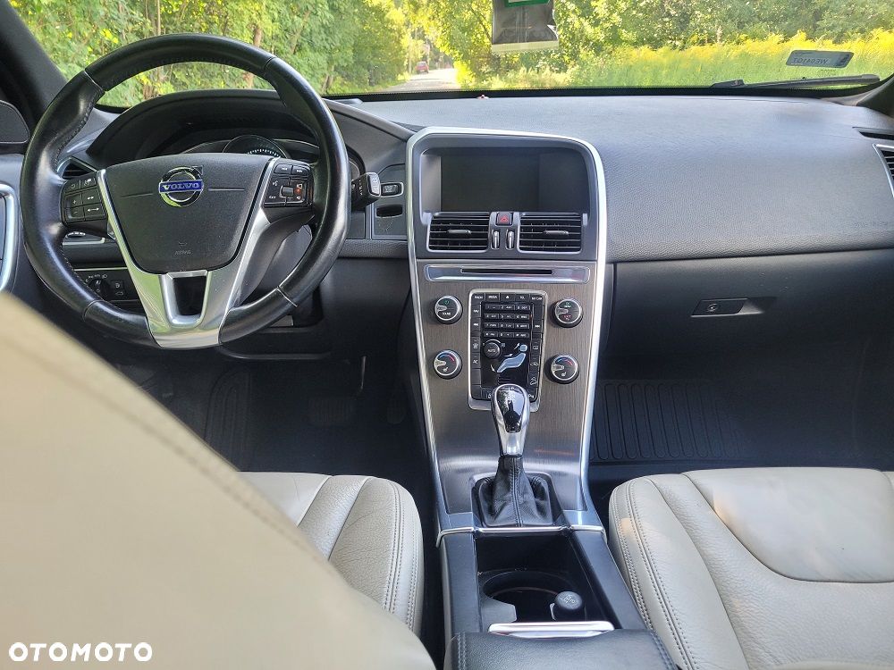 Volvo XC 60 D5 AWD Summum - 9