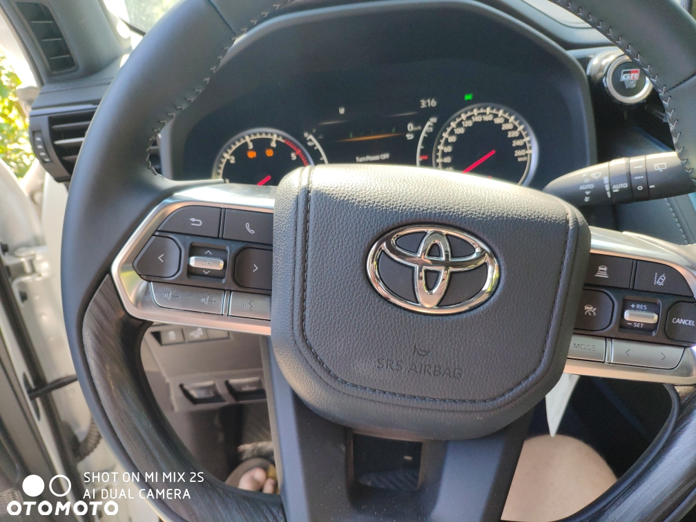 Toyota Land Cruiser - 11