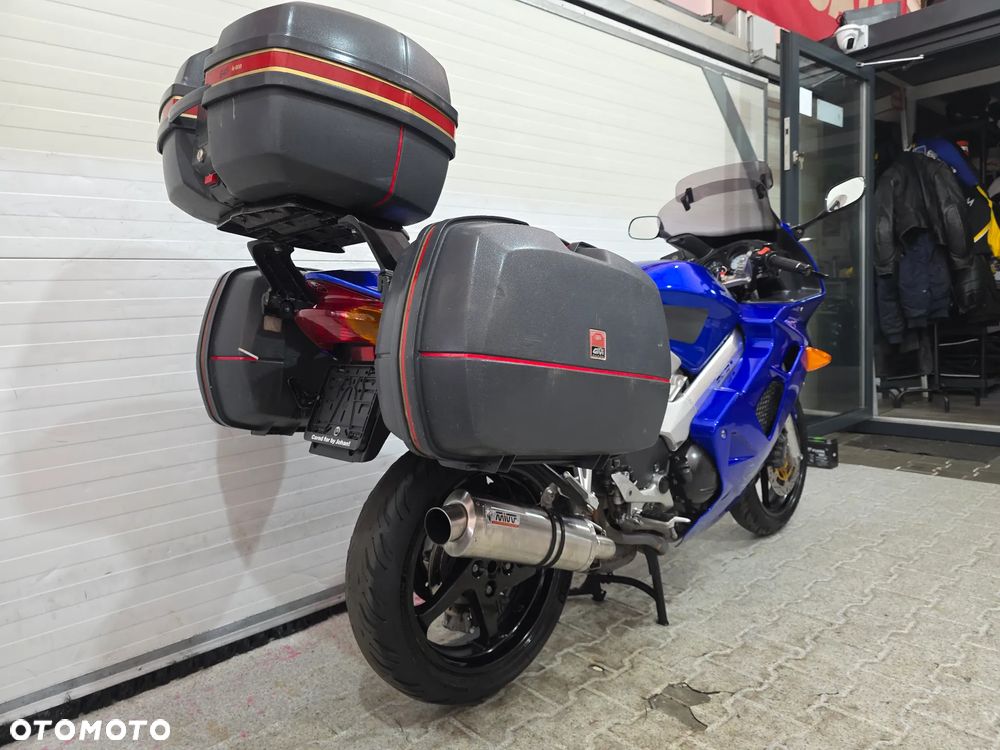 Honda VFR - 18