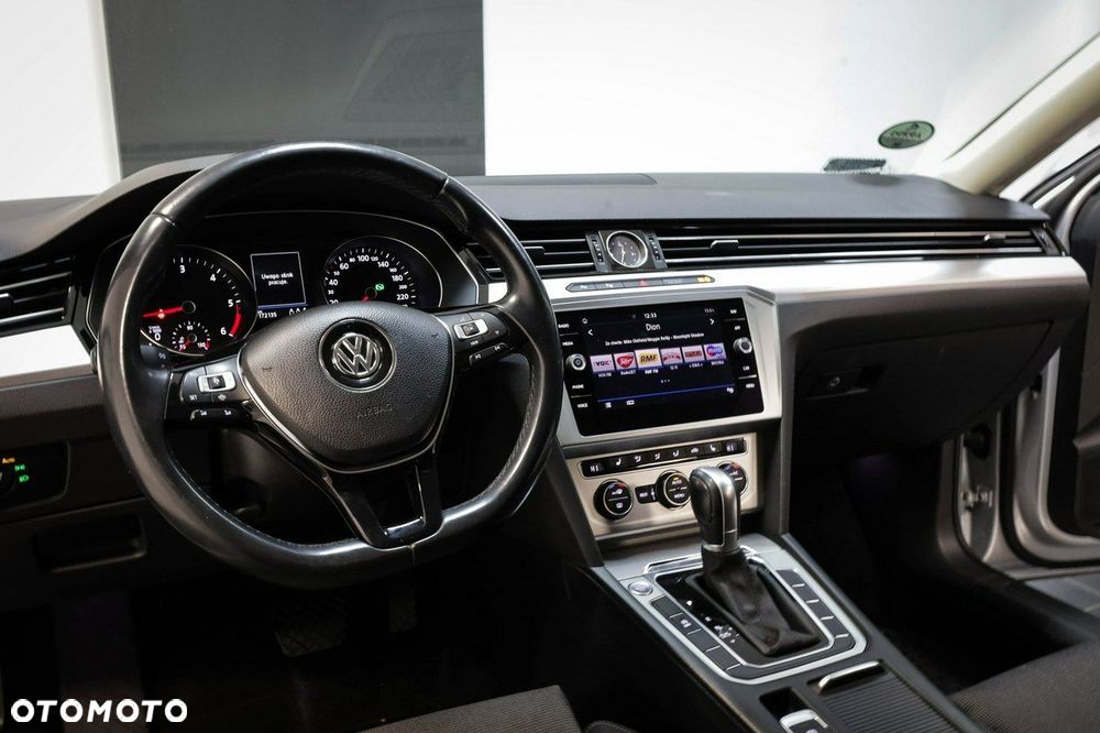Volkswagen Passat - 14