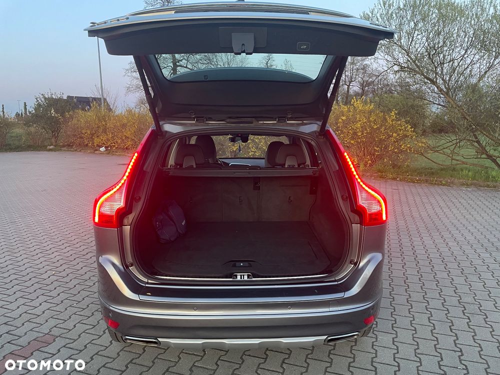 Volvo XC 60 D4 AWD Momentum - 9