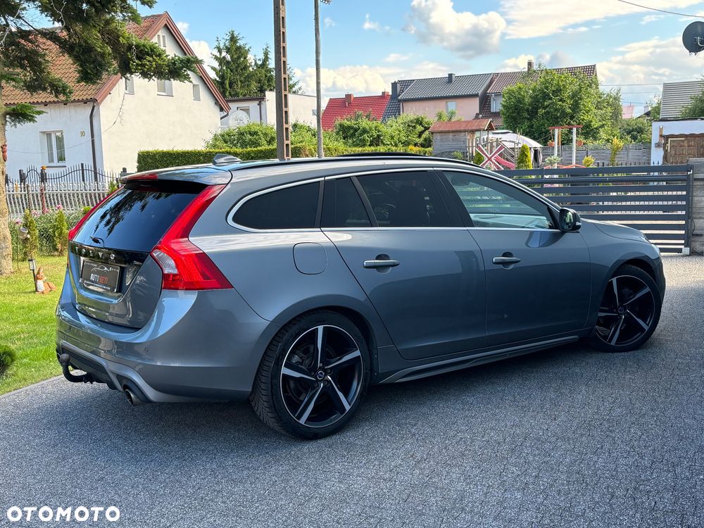 Volvo V60 D5 Geartronic RDesign - 25