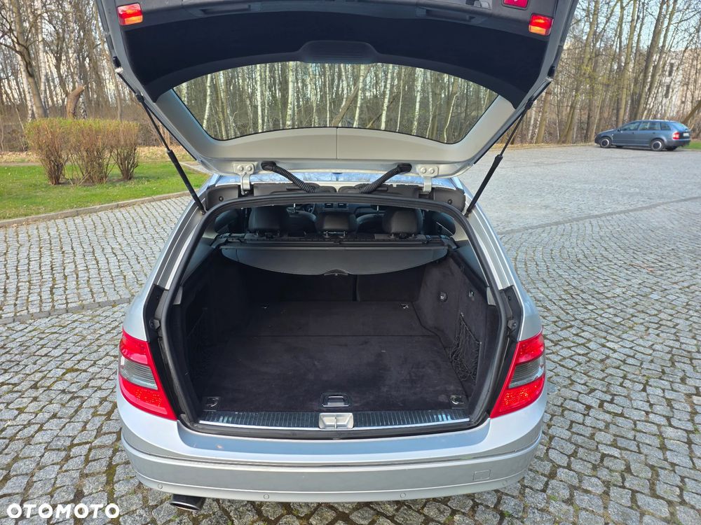 Mercedes-Benz Klasa C 200 7G-TRONIC Avantgarde Edition - 10