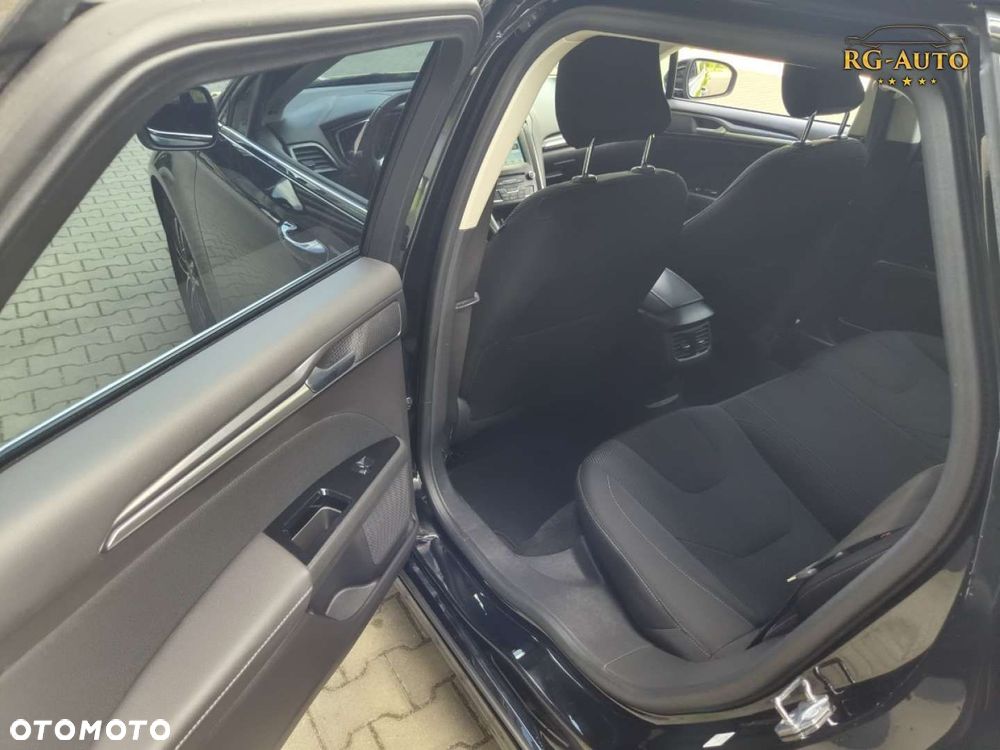 Ford Mondeo - 32