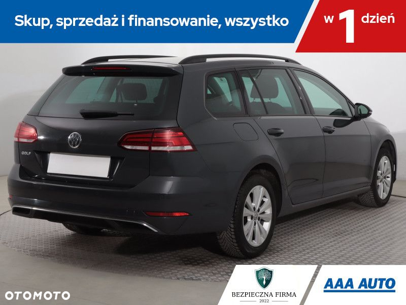 Volkswagen Golf - 6