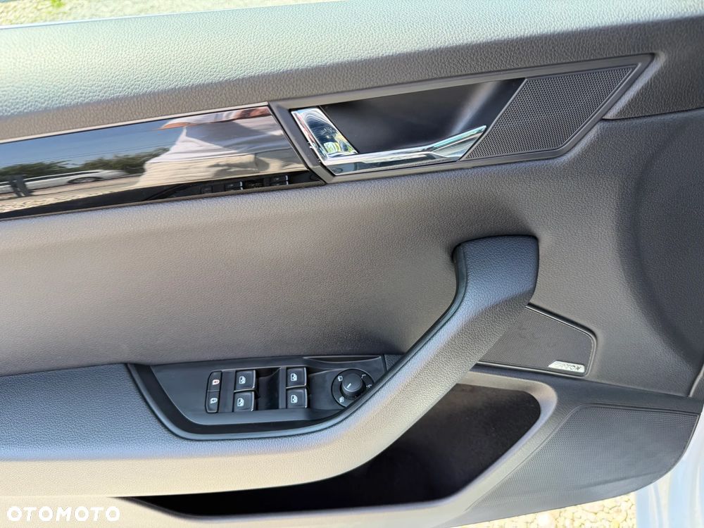 Skoda Superb 2.0 TDI DSG L&K - 30