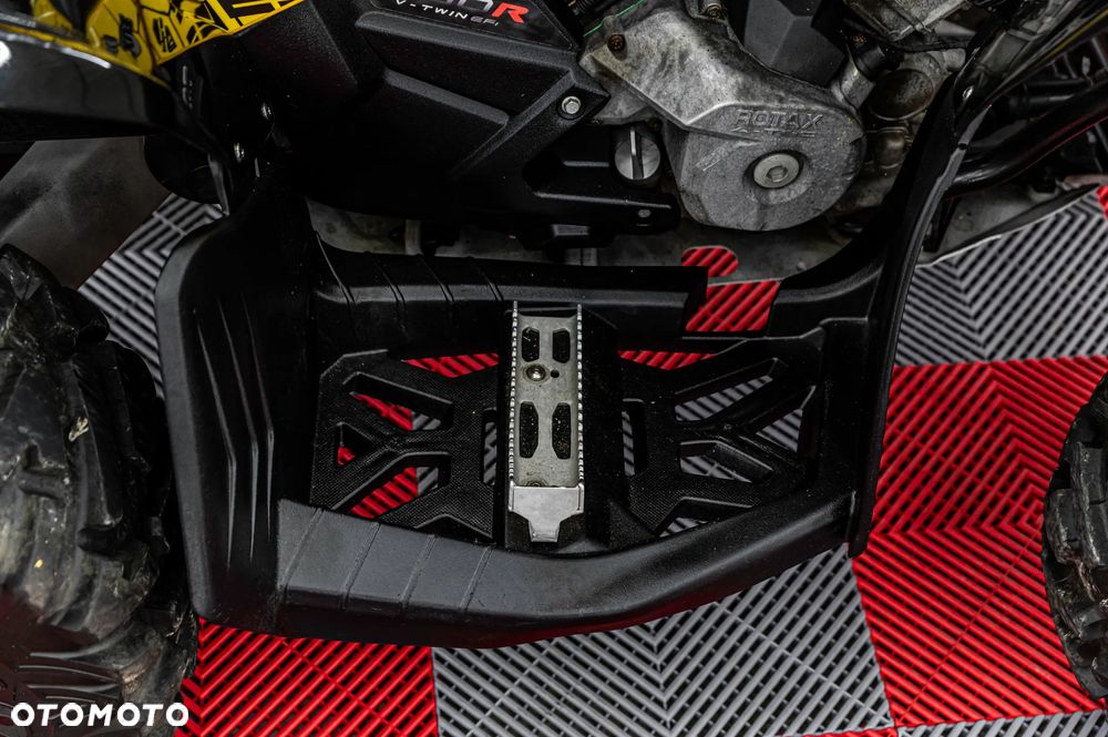 Can-Am Renegade - 16