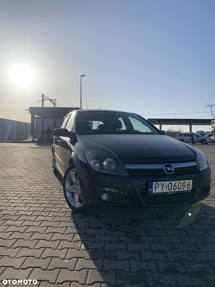 Opel Astra 2.0 Turbo Cosmo - 1