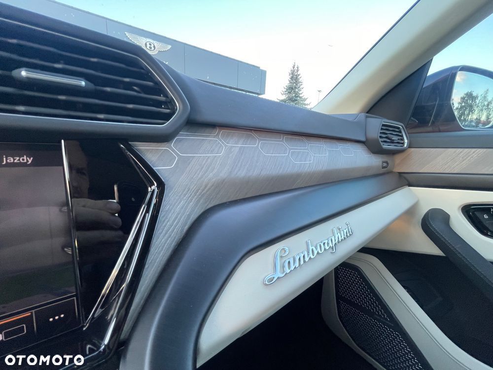 Lamborghini Urus - 16