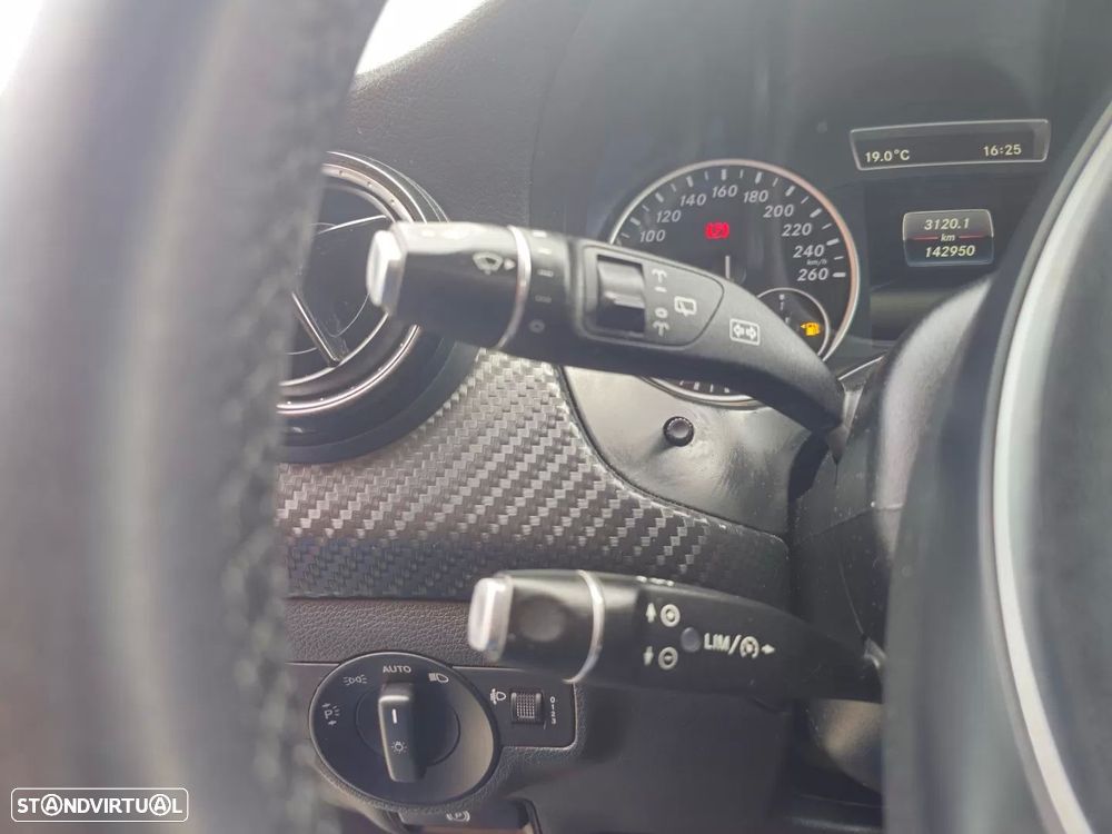 Mercedes-Benz GLA 180 d Style - 9